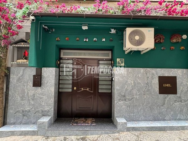 appartamento in vendita a Napoli in zona San Lorenzo