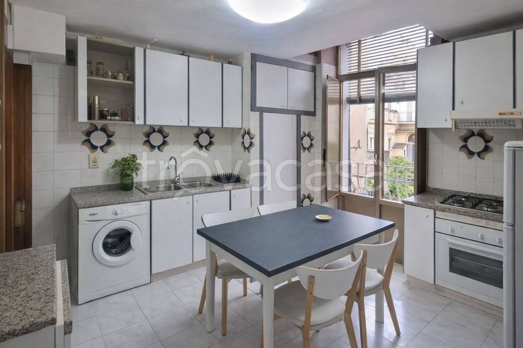 appartamento in vendita a Napoli in zona Avvocata
