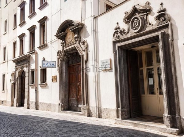appartamento in vendita a Napoli in zona Stella