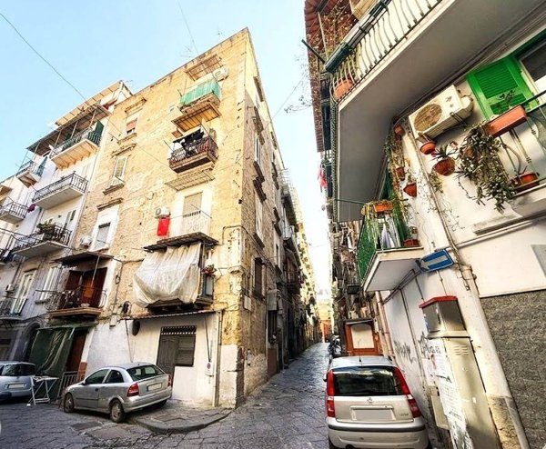 appartamento in vendita a Napoli in zona Stella