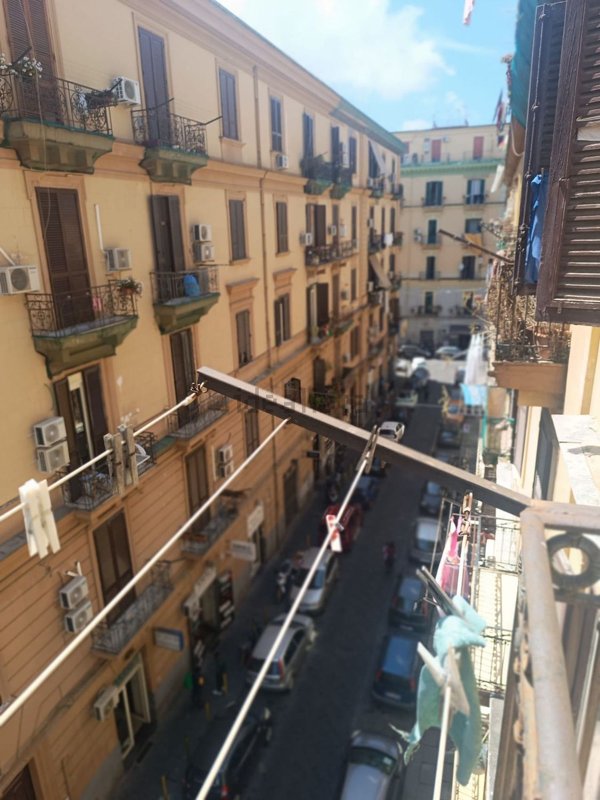 appartamento in vendita a Napoli in zona Pendino / San Giuseppe