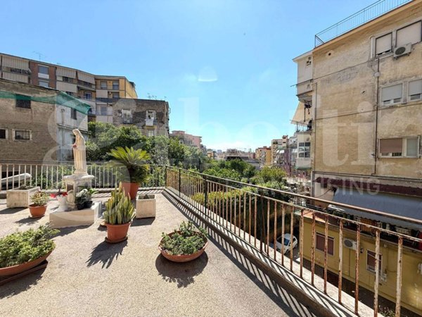 appartamento in vendita a Napoli in zona Miano