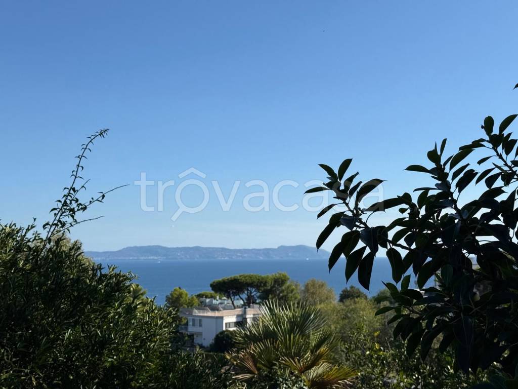 casa indipendente in vendita a Napoli in zona Posillipo