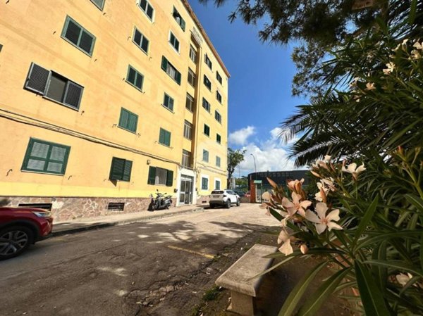 appartamento in vendita a Napoli in zona Bagnoli
