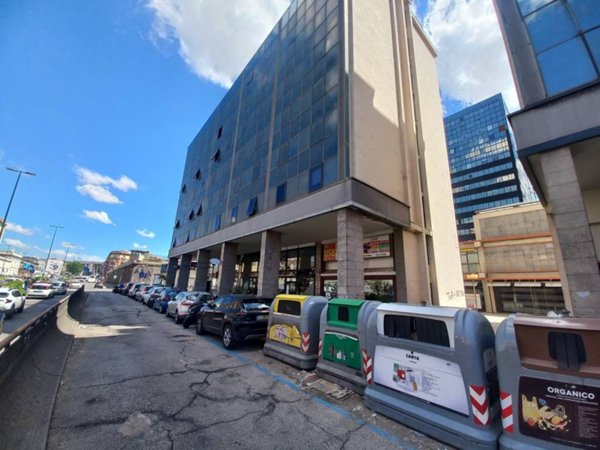 negozio in vendita a Napoli in zona Poggioreale