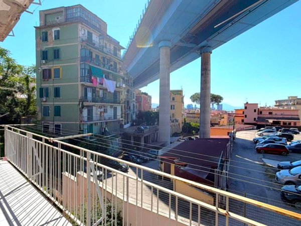 appartamento in vendita a Napoli in zona Stella