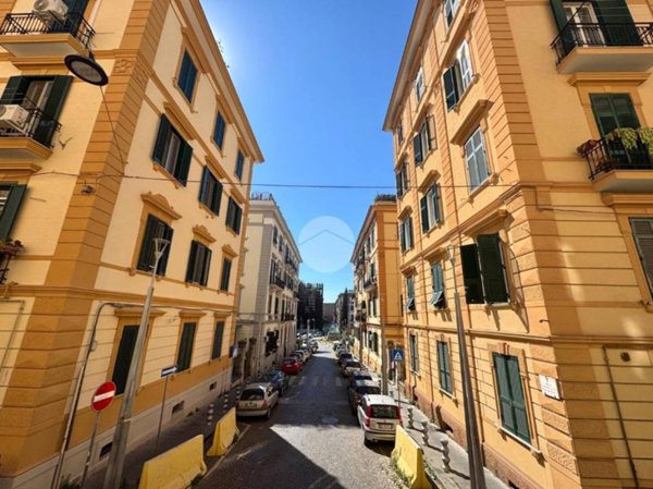 appartamento in vendita a Napoli in zona Stella