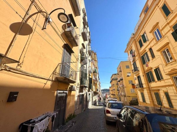 appartamento in vendita a Napoli in zona Stella