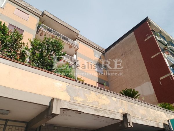 appartamento in vendita a Napoli in zona Chiaia