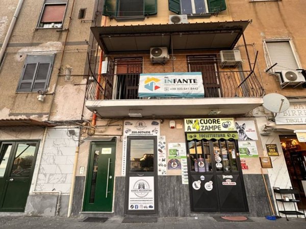 casa indipendente in vendita a Napoli in zona Pendino / San Giuseppe