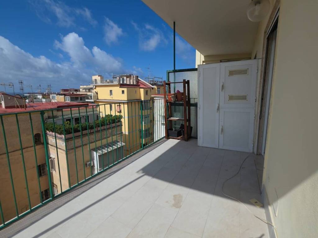 appartamento in vendita a Napoli in zona Bagnoli