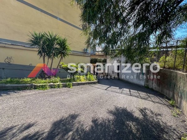 appartamento in vendita a Napoli in zona Barra