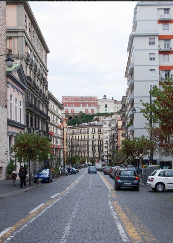 appartamento in vendita a Napoli in zona San Ferdinando