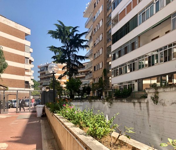 appartamento in vendita a Napoli in zona Fuorigrotta