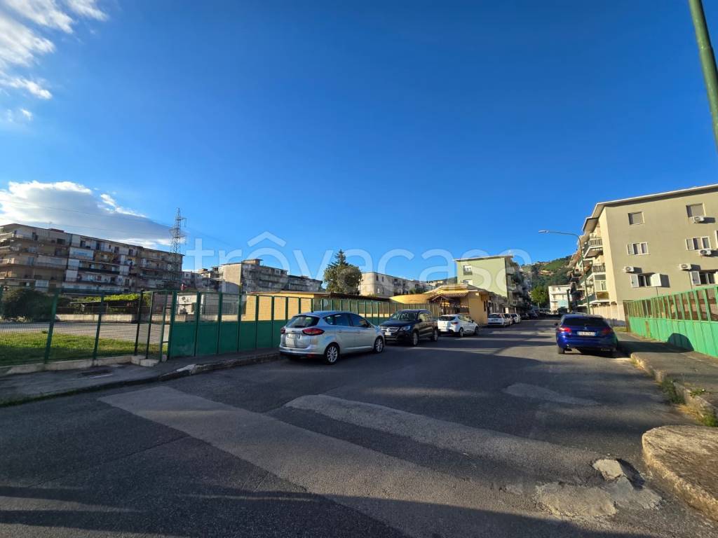 appartamento in vendita a Napoli in zona Pianura