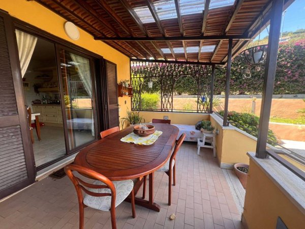 casa indipendente in vendita a Napoli in zona Bagnoli