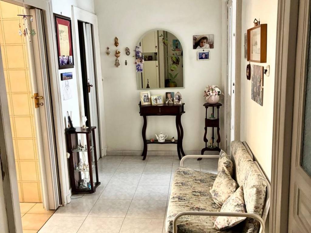 appartamento in vendita a Napoli in zona Pendino / San Giuseppe