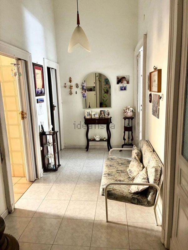 appartamento in vendita a Napoli in zona Pendino / San Giuseppe
