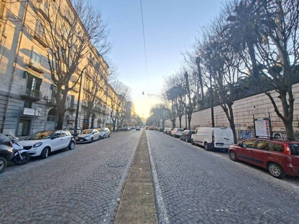 appartamento in vendita a Napoli in zona San Carlo all'Arena