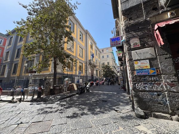 appartamento in vendita a Napoli in zona San Lorenzo
