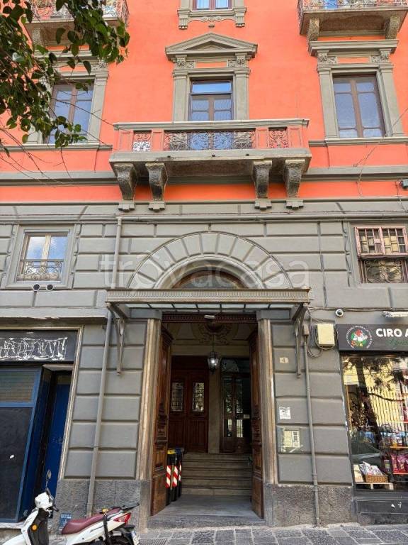 locale di sgombero in vendita a Napoli in zona Chiaia