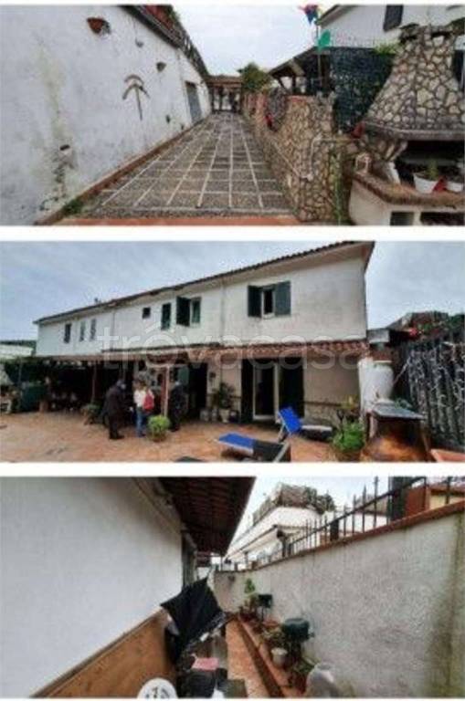 appartamento in vendita a Napoli in zona Bagnoli