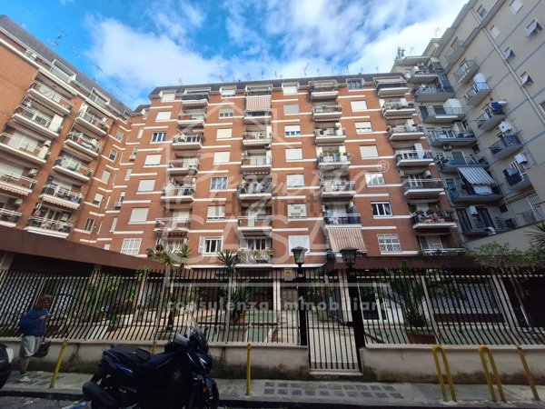 appartamento in vendita a Napoli in zona Vicaria
