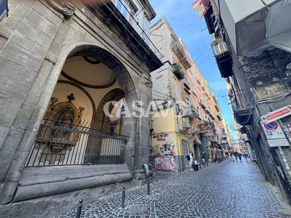 appartamento in vendita a Napoli in zona Pendino / San Giuseppe