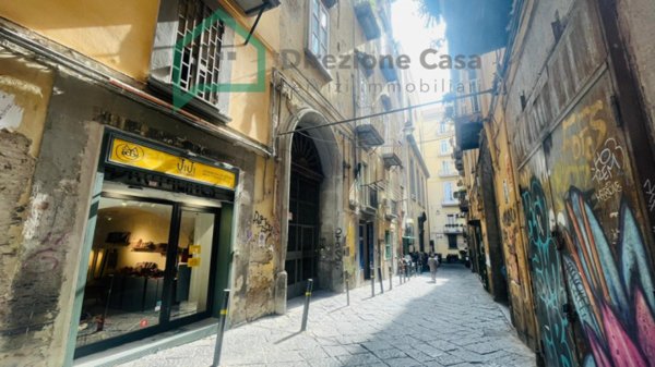 appartamento in vendita a Napoli in zona Pendino / San Giuseppe