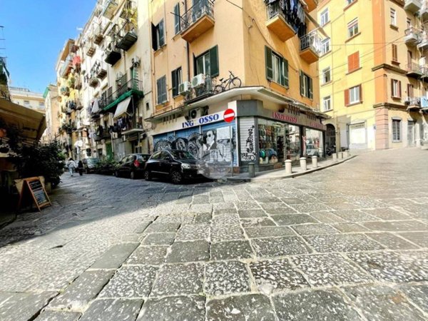 appartamento in vendita a Napoli in zona Pendino / San Giuseppe