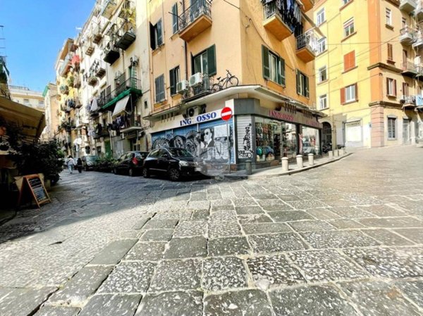 appartamento in vendita a Napoli in zona Pendino / San Giuseppe