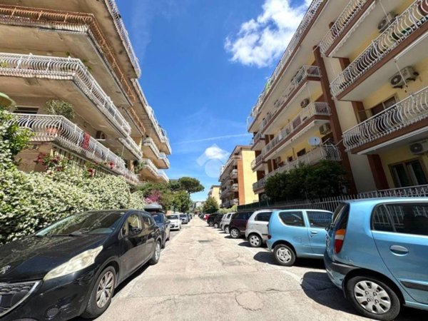 appartamento in vendita a Napoli in zona Pianura