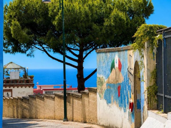 appartamento in vendita a Napoli in zona Posillipo
