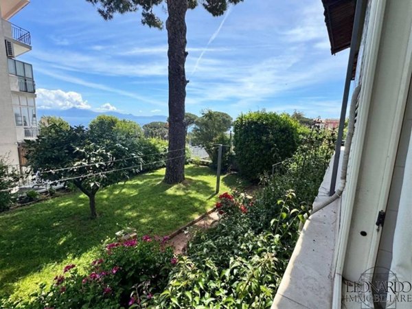 appartamento in vendita a Napoli in zona Posillipo