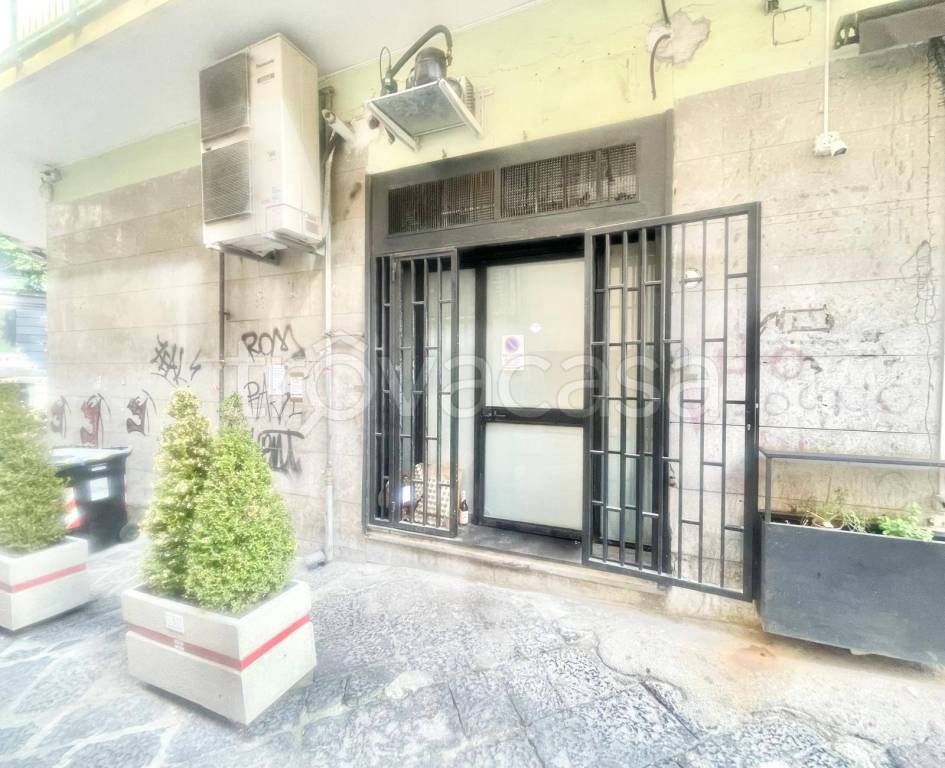 negozio in vendita a Napoli in zona Vomero