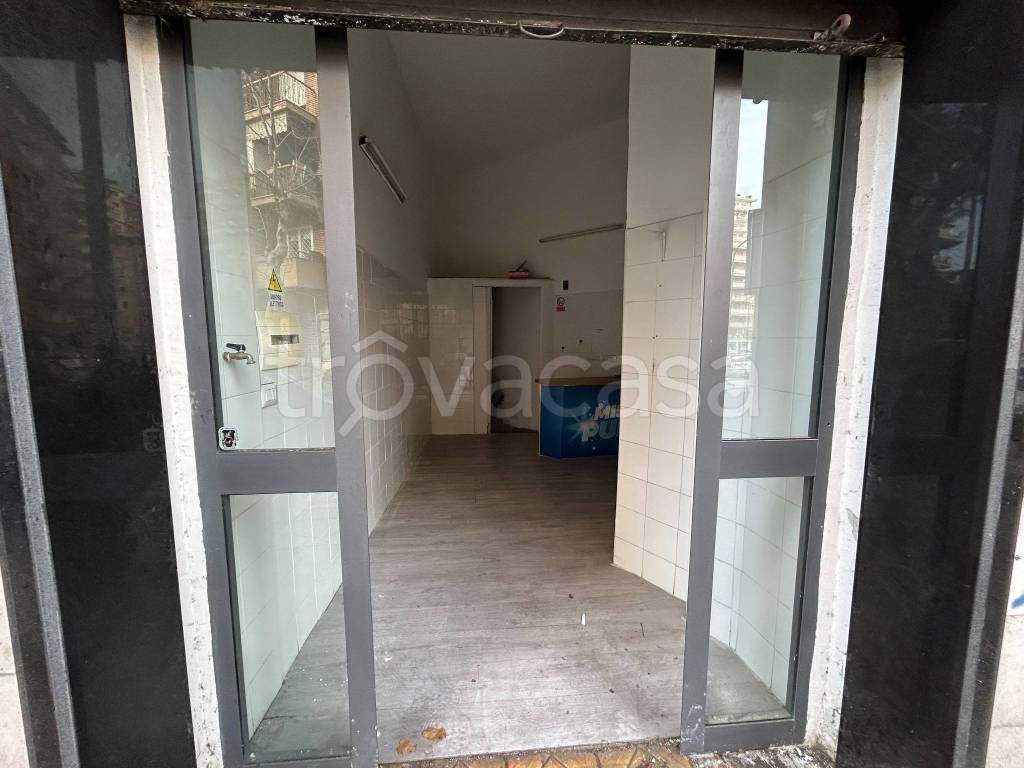 negozio in vendita a Napoli in zona Arenella