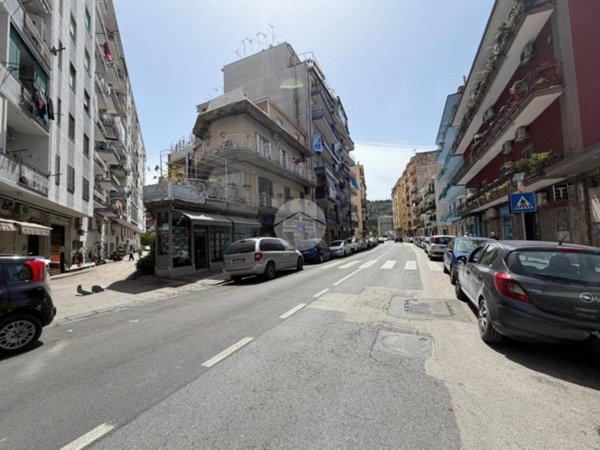 appartamento in vendita a Napoli in zona Fuorigrotta