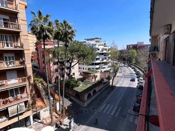 appartamento in vendita a Napoli in zona Arenella