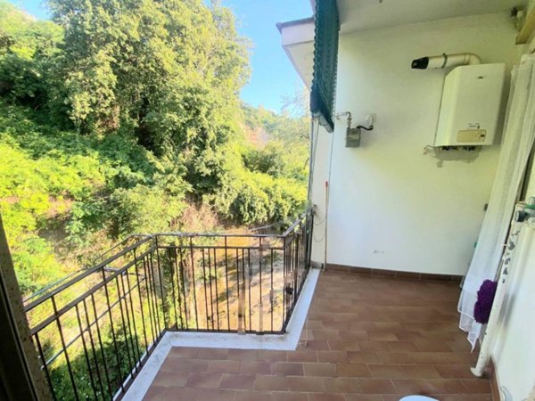appartamento in vendita a Napoli in zona Fuorigrotta