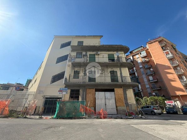 appartamento in vendita a Napoli in zona Fuorigrotta