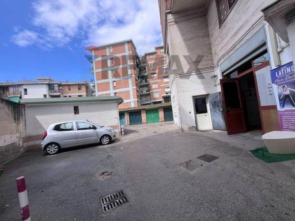 negozio in vendita a Napoli in zona Soccavo