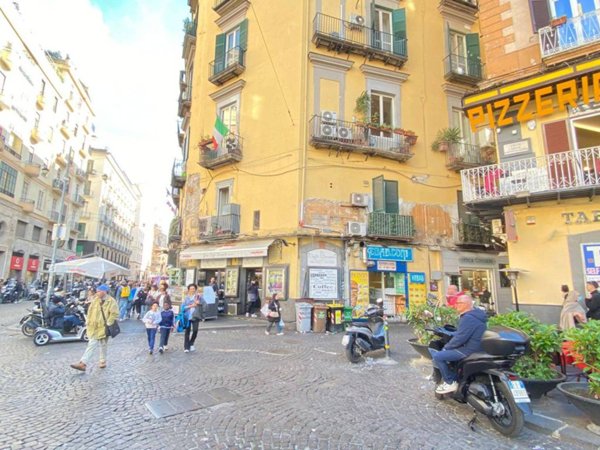 appartamento in vendita a Napoli in zona Mercato