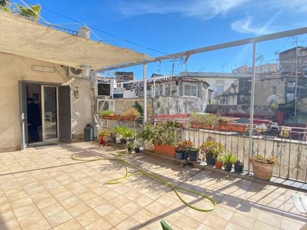 appartamento in vendita a Napoli in zona Mercato