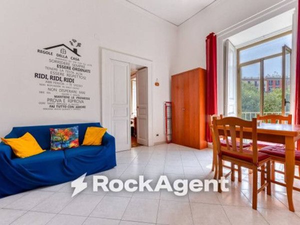 appartamento in vendita a Napoli in zona Chiaia