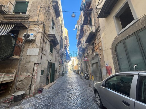 appartamento in vendita a Napoli in zona Stella