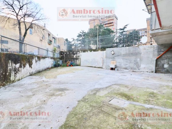 appartamento in vendita a Napoli in zona Piscinola