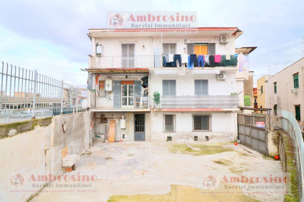 appartamento in vendita a Napoli in zona Piscinola