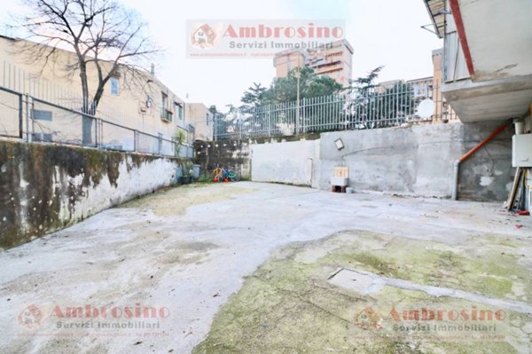 appartamento in vendita a Napoli in zona Piscinola