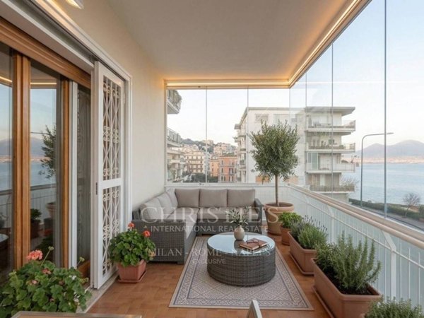 appartamento in vendita a Napoli in zona Posillipo
