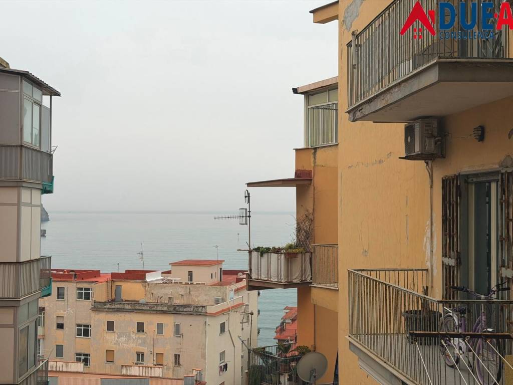 appartamento in vendita a Napoli in zona Bagnoli